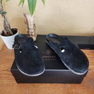 Yuketen Bostonian Suede Black Clogs